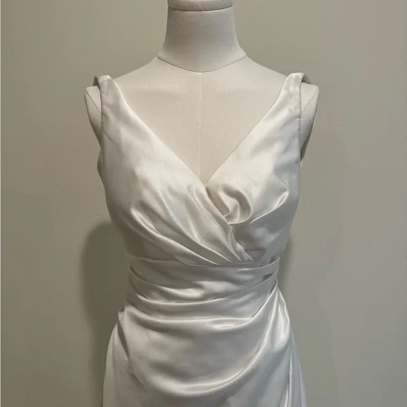 Bridal Dress - Picture 2 of 4